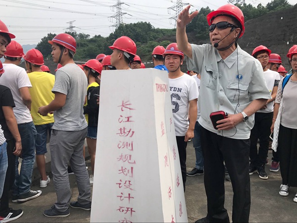 三峡实习新闻��?209f519408f21356.jpg 三峡实习新闻��?209f519408f21356.jpg