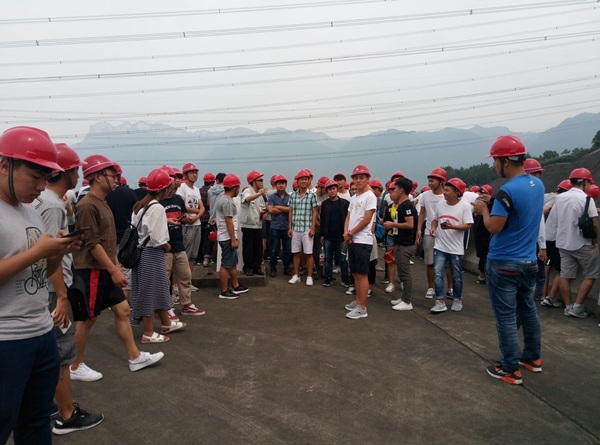 三峡实习新闻稿P70603-145535.jpg 三峡实习新闻稿P70603-145535.jpg