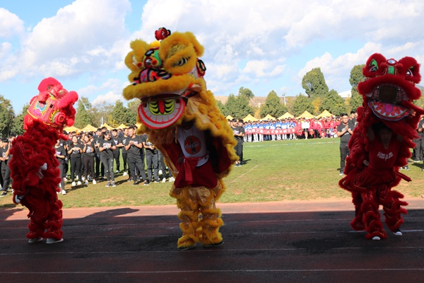 ����ʡ���м���ѧУ��ѧУ�����춬���ﾶ�˶���ȡ�üѼ�