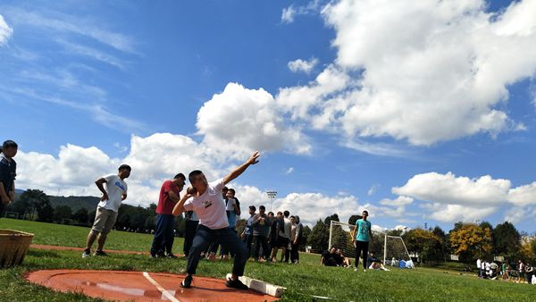 运动会四_副本.jpg 运动会四_副本.jpg